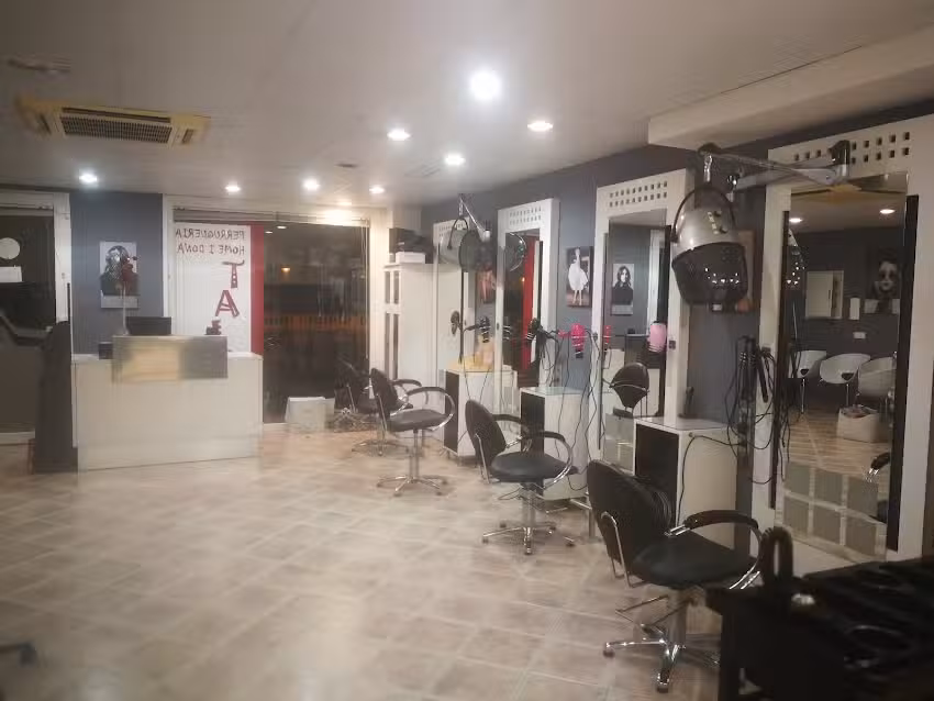 Perruqueria i Barber&iacute;a Tali&rsquo;s.