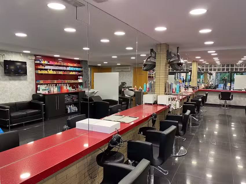 Perruqueria i est&egrave;tica S&ograve;nia