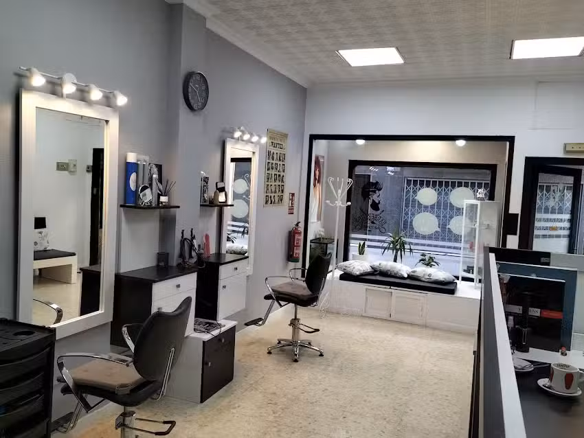 Peter Valencia &ndash; Peluquer&iacute;a unisex