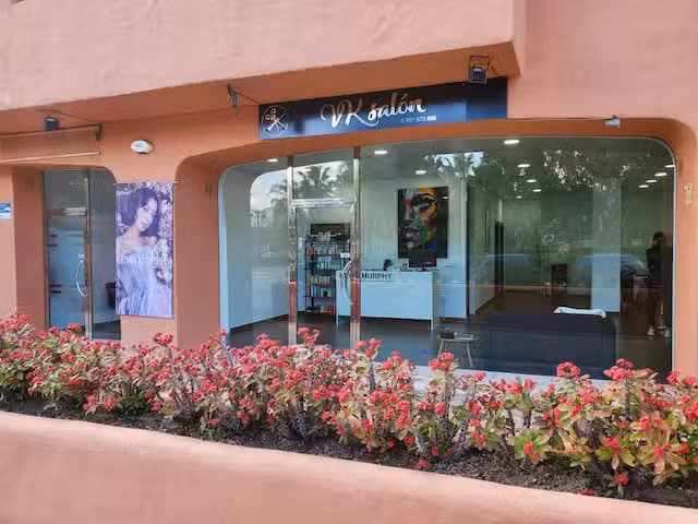 Pilar San Sebasti&aacute;n VK SALON