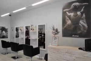 Pompadour Salon Natural Concept