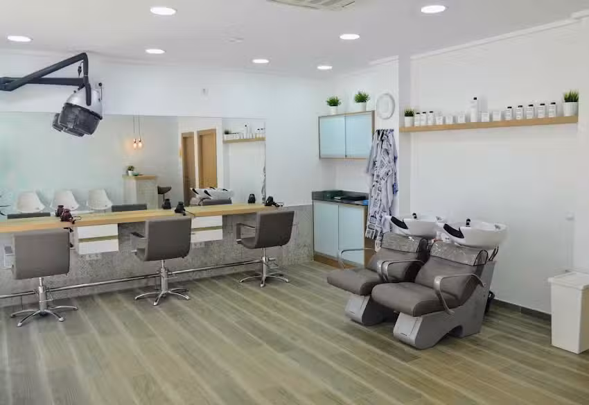 Por los Pelos Hair Boutique