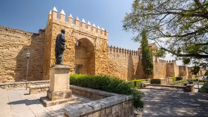 Puerta de Almod&oacute;var