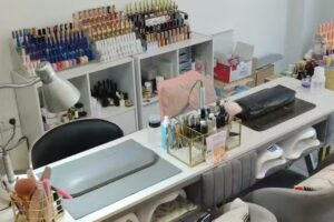Queen nails Fraga