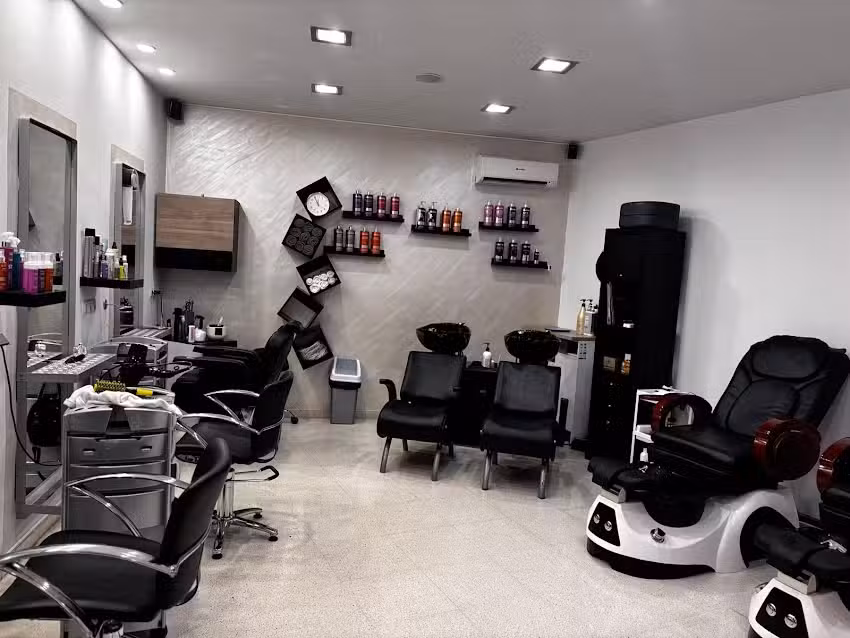 Quezia – Salón de Belleza
