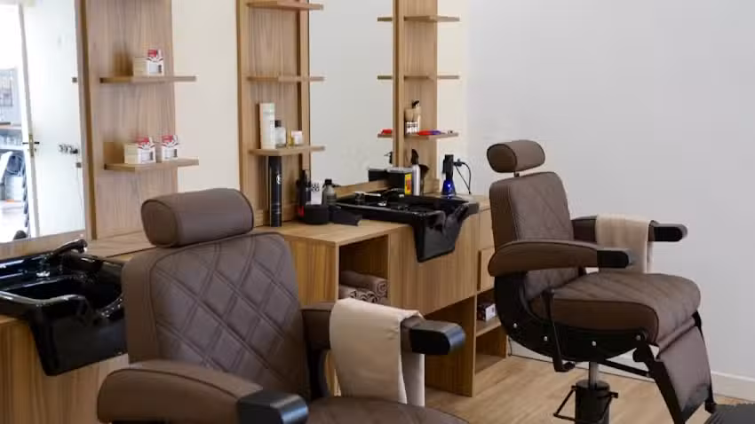 REAL MEN BARBER (SAHARA)