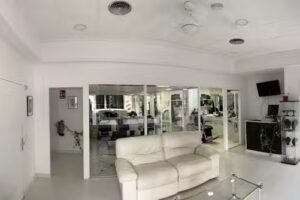 Renatto Valdez barber shop