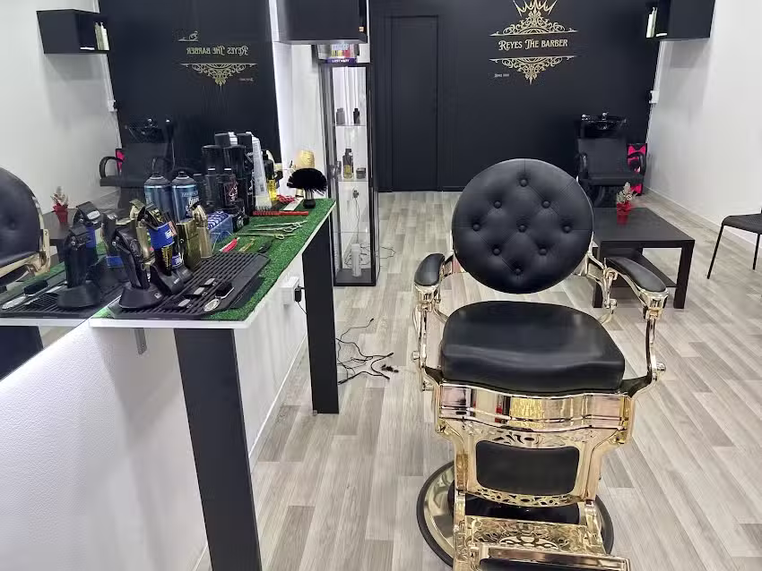 Reyes The Barber