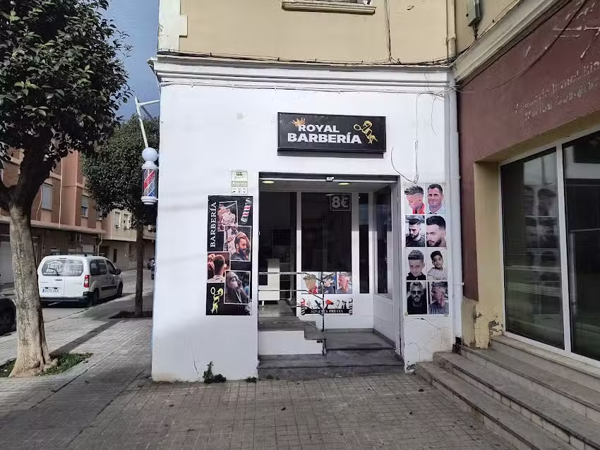 Royal Barber&iacute;a