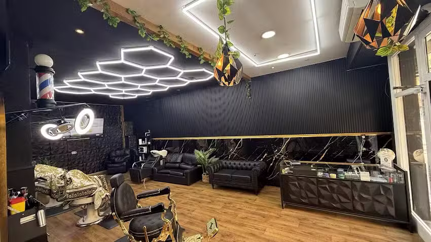 Royal brand tatuajes ,barberia peluquer&iacute;a
