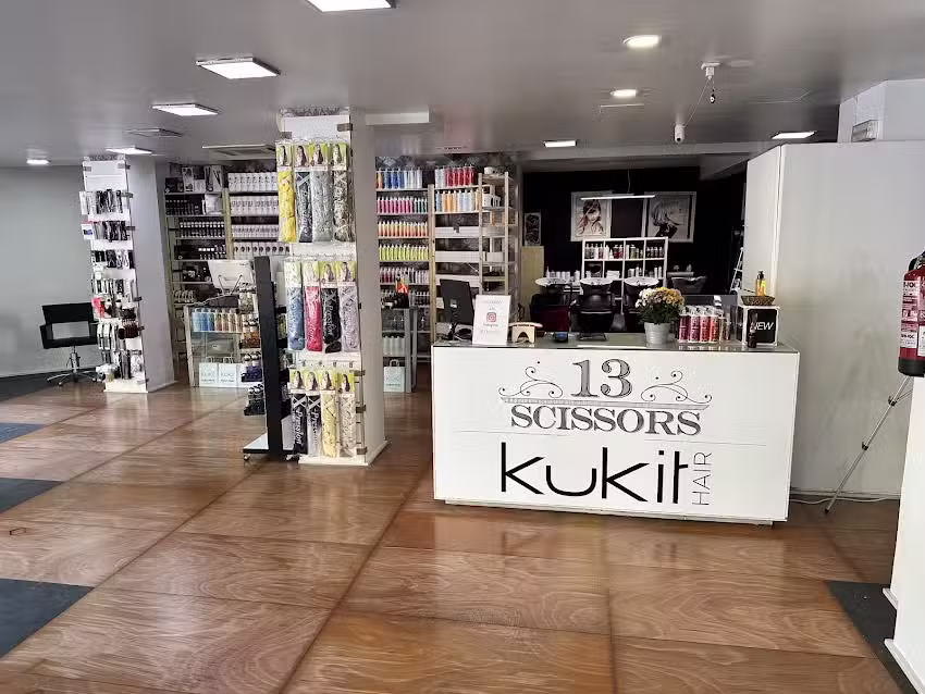 Sal&oacute;n 13 Scissors Hairdressers