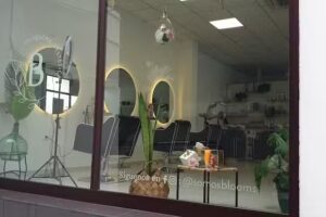 Salon Blooms