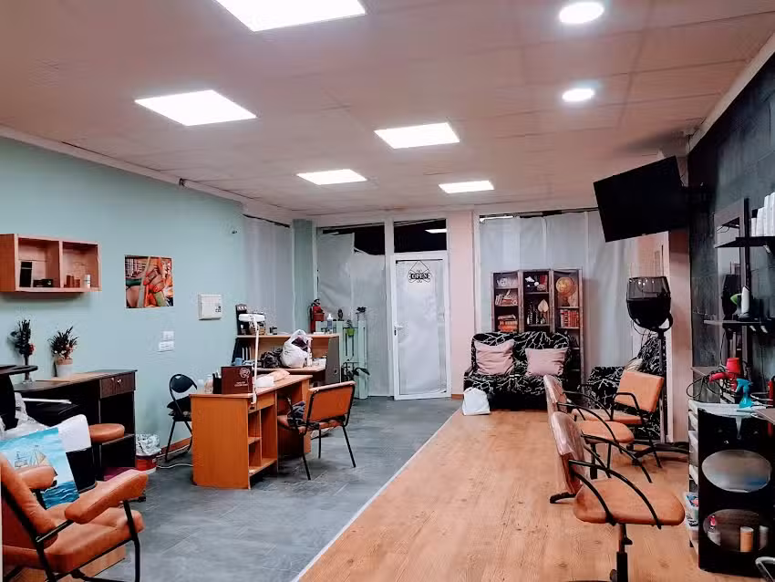 SALÓN DE BELLEZA JANE Hair&Nails Salon UNISEX