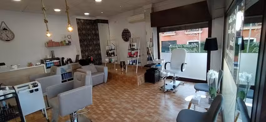 Sal&oacute;n de belleza unisex Isa Padilla