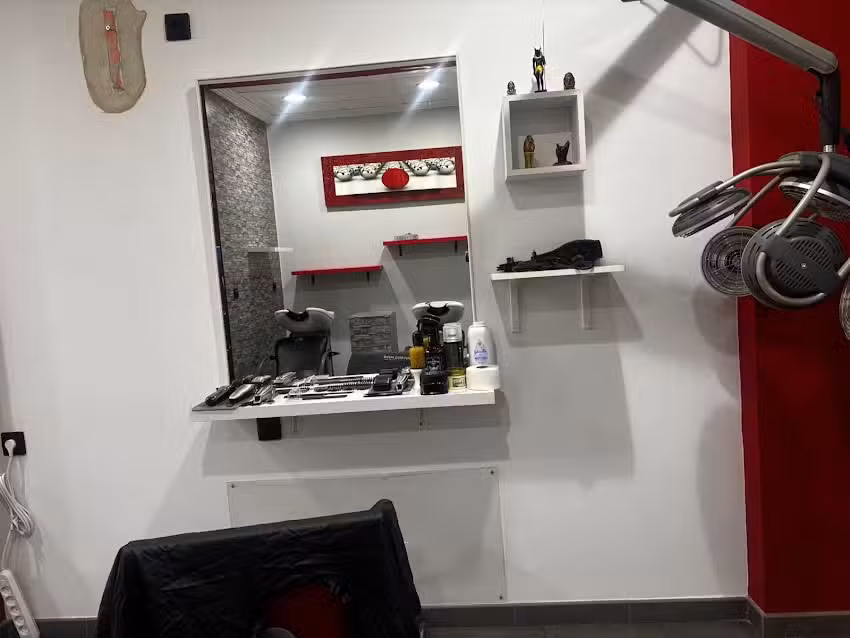 SALON DE BELLEZA Y BARBER SHOP LATIN STYLE