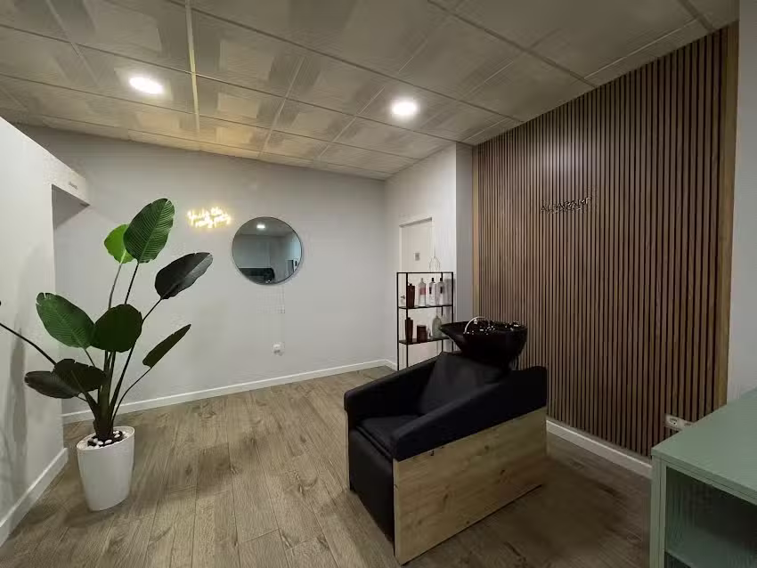 Sal&oacute;n de Peluquer&iacute;a Luc&iacute;a Torres