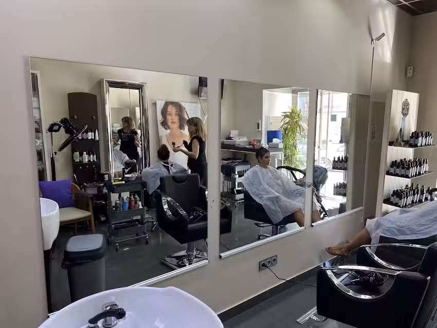 Sal&oacute;n De Peluqueria Marinna Bejarano