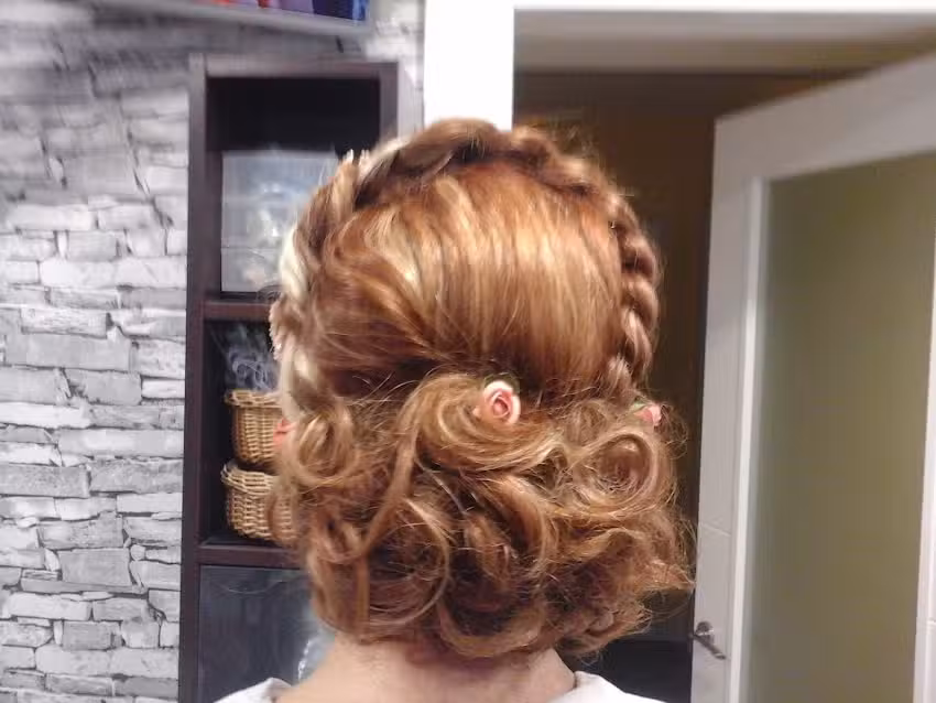 Sal&oacute;n de Peluquer&iacute;a To&ntilde;i