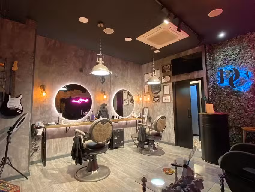 Sal&oacute;n de Peluquer&iacute;a y Belleza masculina Daniel Caceres