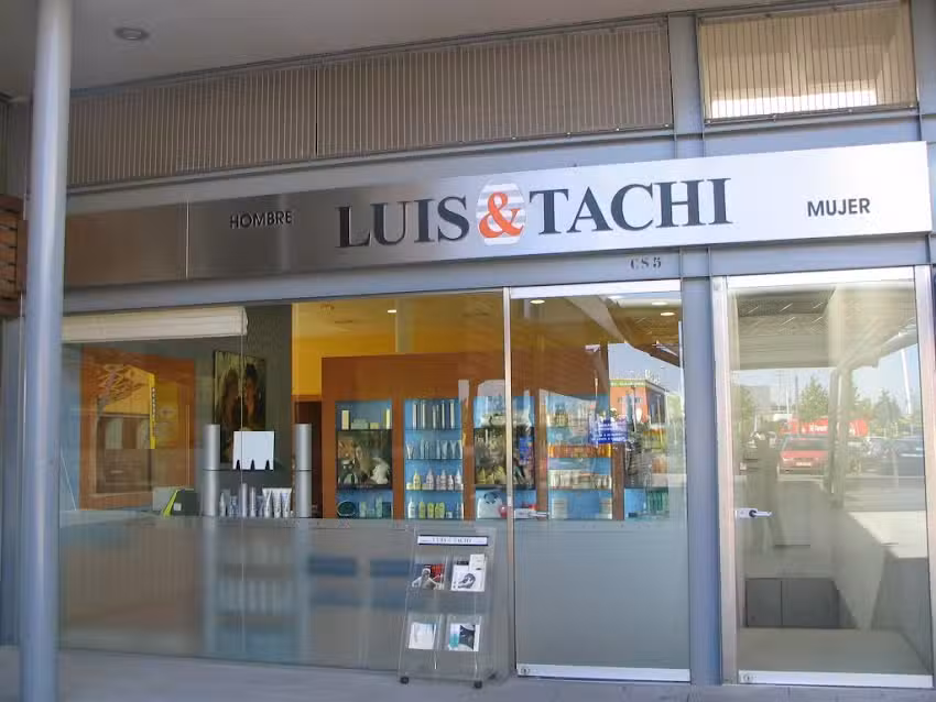 Salón Luis & Tachi – CC Equinoccio