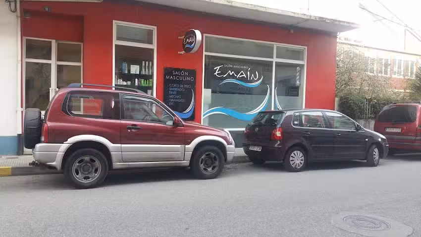 Sal&oacute;n Masculino EMA&Iacute;N Barber&iacute;a