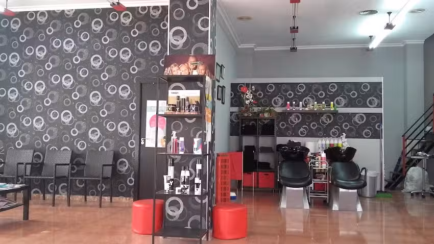 Sal&oacute;n Peluquer&iacute;a y Est&eacute;tica Arenas