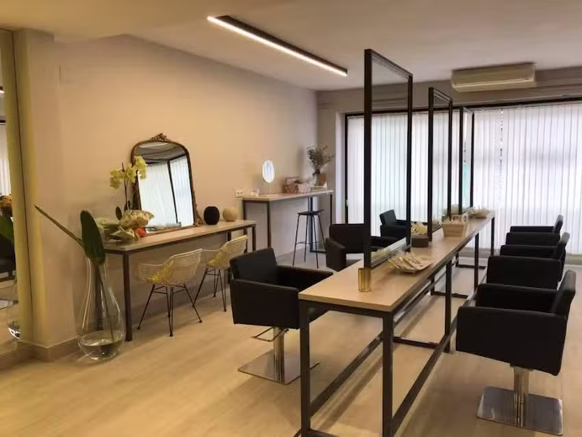 Sari Cant&oacute; (peluquer&iacute;a y belleza)