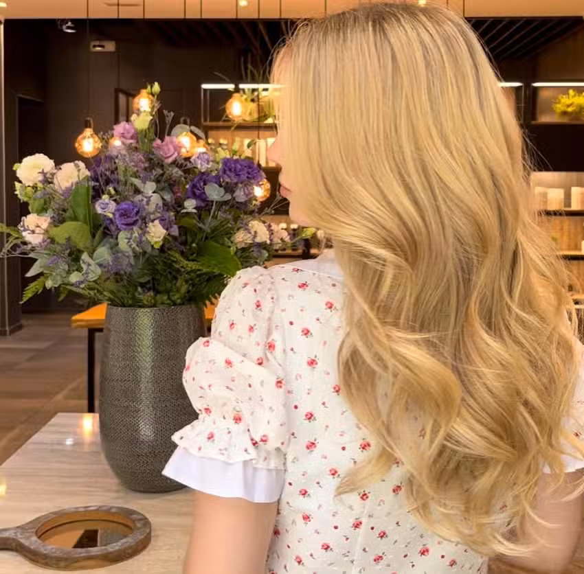 SAVANNA &ndash; Manicura &bull; U&ntilde;as &bull; Nails | Mechas &bull; Balayage | Peluquer&iacute;a &bull; Hair | Barcelona