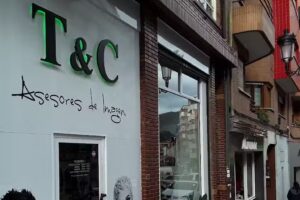 T&C ASESORES DE IMAGEN | Peluqueria en Oviedo – Estilistas – Recogidos novia – Tintes – Peinados