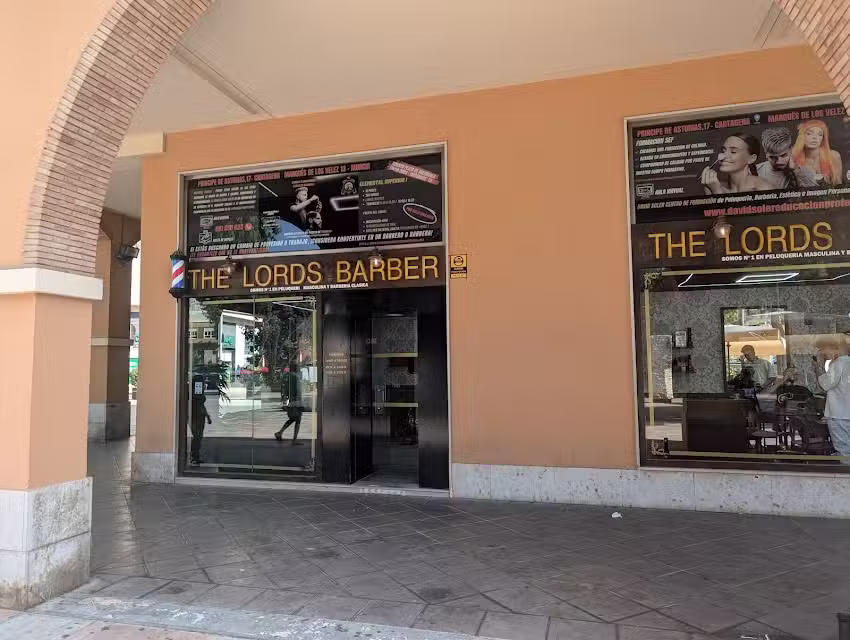 THE LORDS BARBER ( SALINAS Y PABLO )