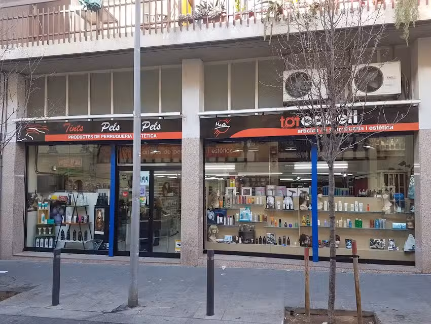 TINTS PELS P&Egrave;LS /TOT CABELL /M I Roca Perruquers S L