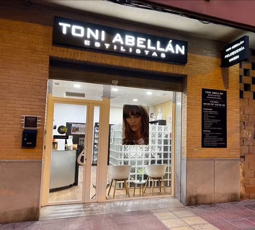 TONI ABELLÁN ESTILISTAS