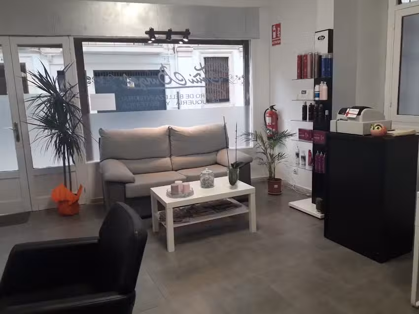 TO&Ntilde;I BURGOS. PELUQUER&Iacute;A Y EST&Eacute;TICA