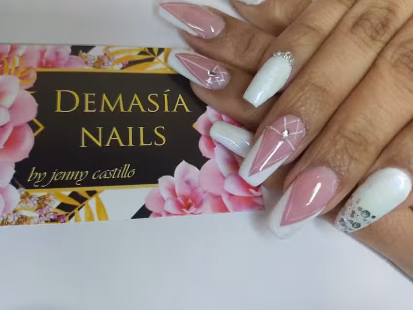 u&ntilde;as Salamanca, Demasia nails studio
