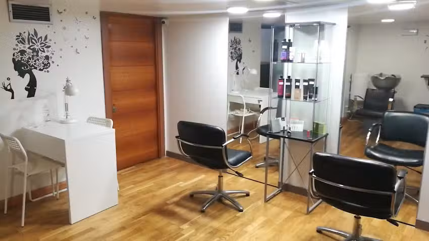 Vanessa Poveda Peluquer&iacute;a Unisex
