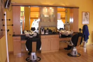 VARÓN Peluquería & Barbería