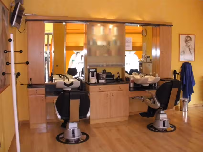 VAR&Oacute;N Peluquer&iacute;a & Barber&iacute;a