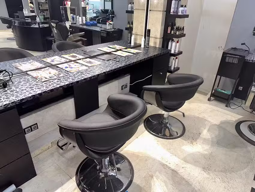 Viola&rsquo;s Peluquer&iacute;a Unisex guzman el bueno