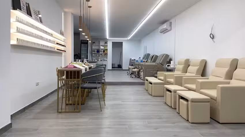 WANG XU NAILS & MASSAGE