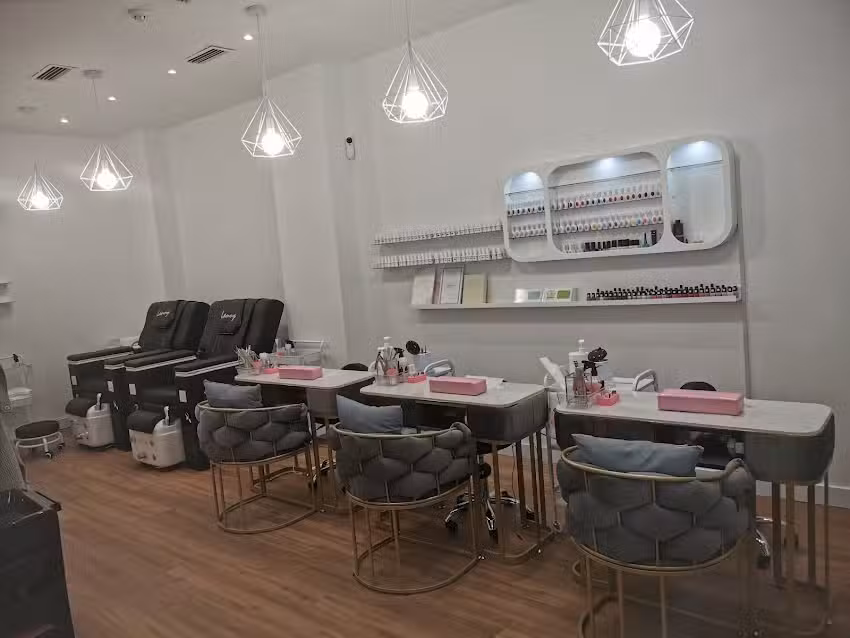 WK peluquer&iacute;a & u&ntilde;as