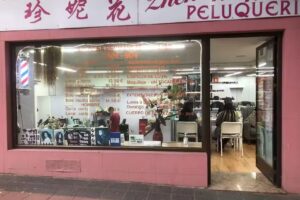 YE PELUQUERÍA Y UÑAS