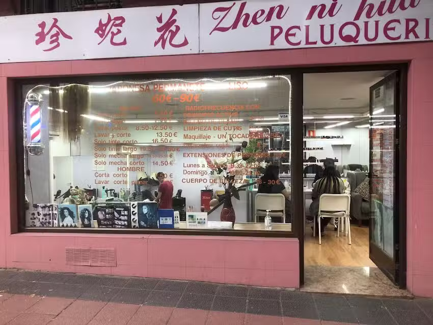 YE PELUQUERÍA Y UÑAS