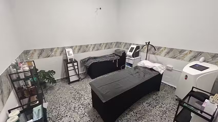 YZ LuxeStudio &ndash; U&ntilde;as y Pesta&ntilde;as Oliva