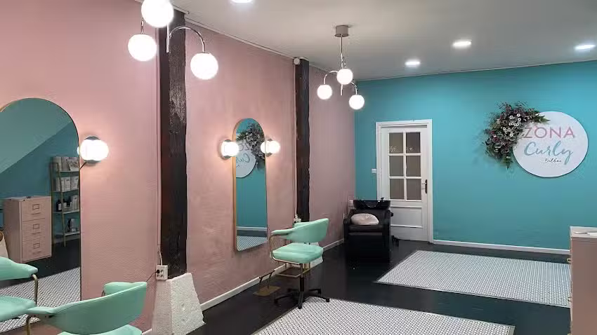 Zona Curly, los Expertos en M&eacute;todo Curly de Bilbao☀︎Creamos contigo la Rutina y el Color que realzan tus Rizos,Ondas y Afro